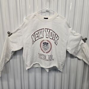 H&M Loose Fit New York Physical Education  Crop Top White Size L